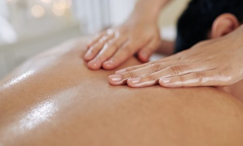 back-massage-with-organic-oil_274689-12840.jpg